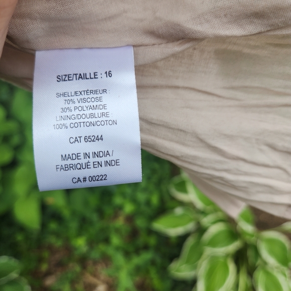 Chic Pink and Gold Tiered Midi Sundress with Flutter Sleeves - Picture 5 of 5